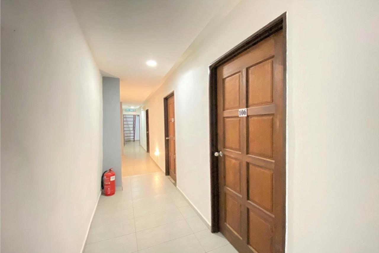 Spot On 90283 Twenty Seven Muntri Otel Tanjung Bungah  Dış mekan fotoğraf